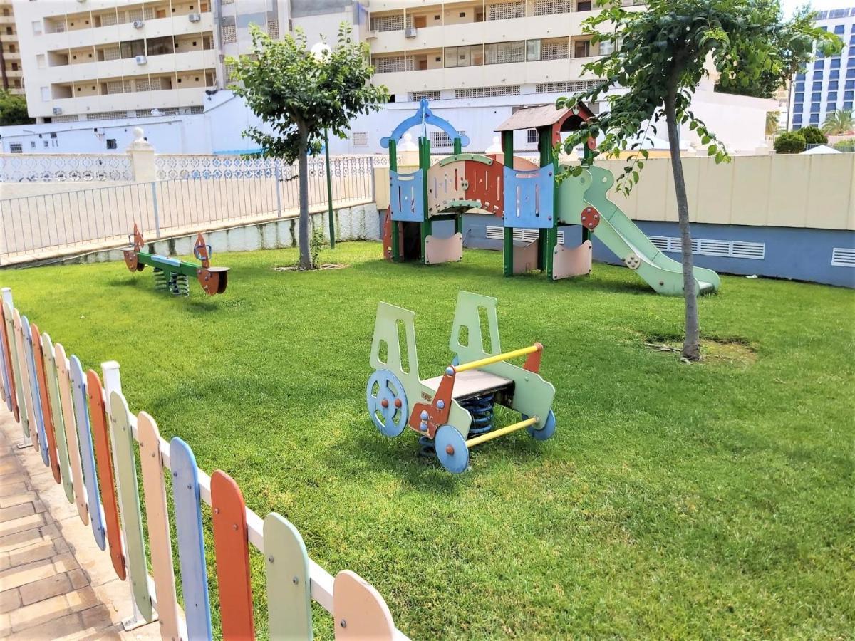 Gemelos 22-3-12 Benidorm Exterior photo